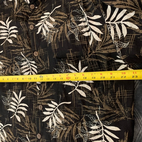 Hawaiian Shirt Large Coconut Buttons Black - Picture 6 of 9
